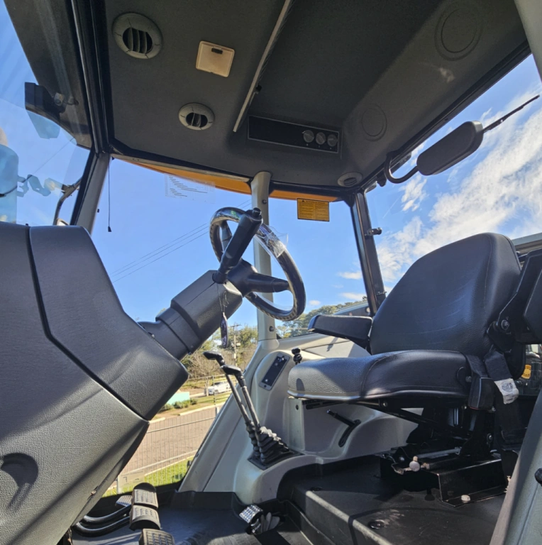 TRATOR VALTRA BM 110