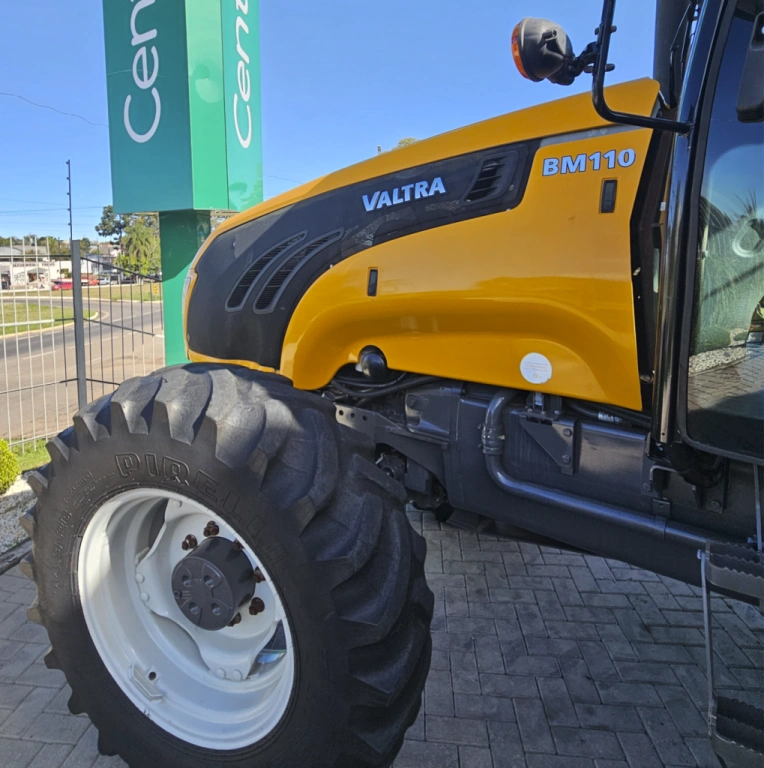 TRATOR VALTRA BM 110