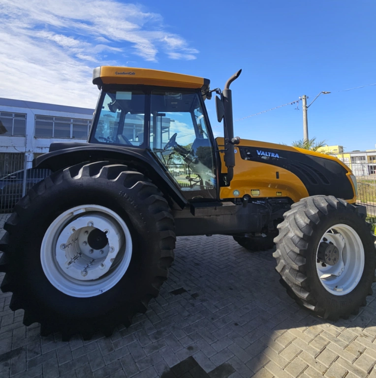 TRATOR VALTRA BM 110