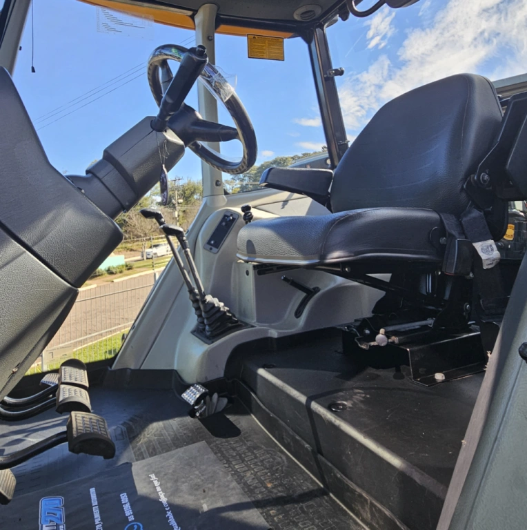 TRATOR VALTRA BM 110