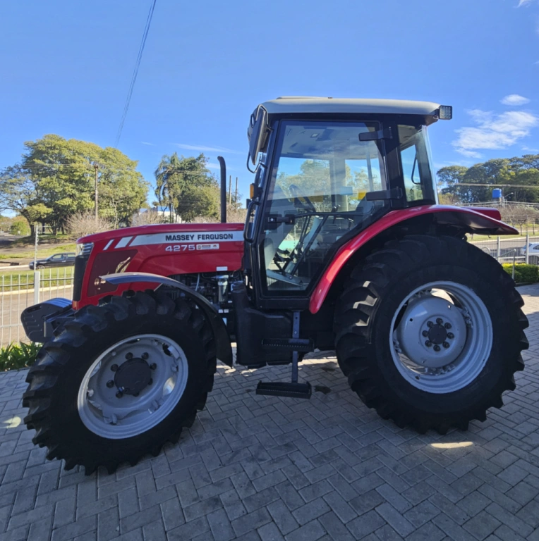TRATOR - MASSEY FERGUSSON 4275