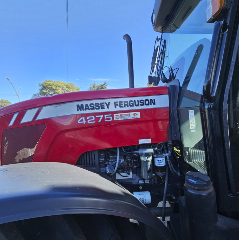 TRATOR - MASSEY FERGUSSON 4275