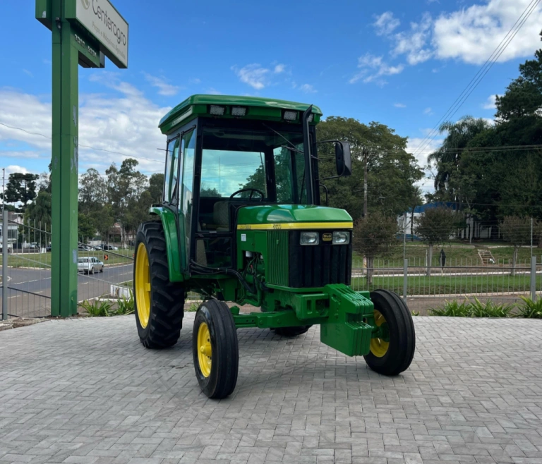 TRATOR - JD5600