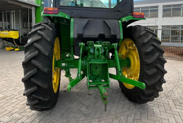 TRATOR - JD5600