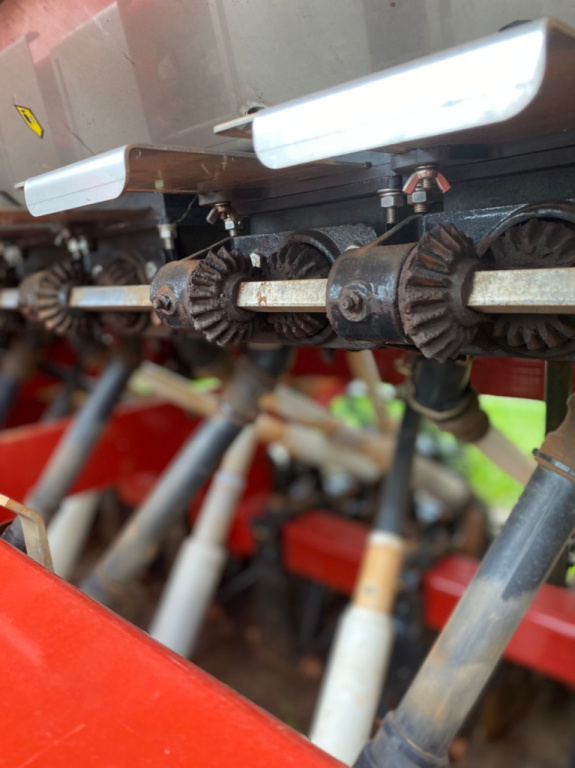 SEMEADEIRA SEMEATO - SSM 27 