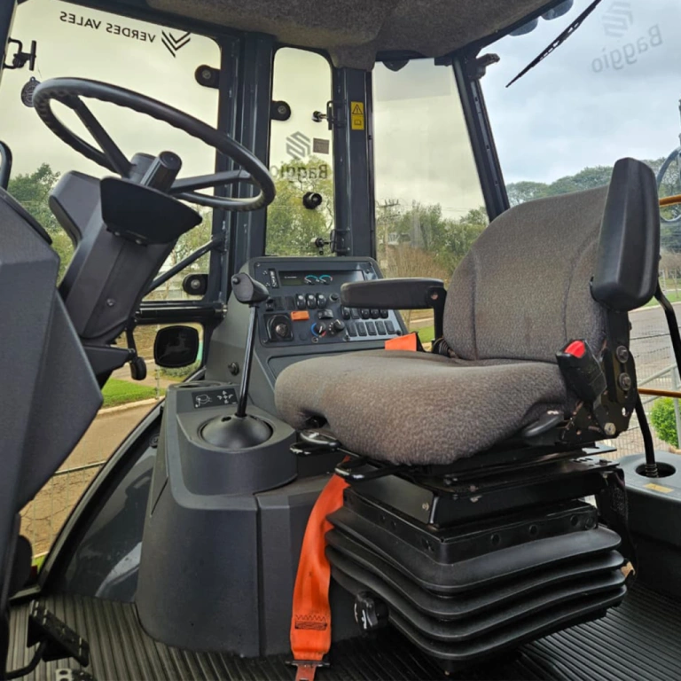 RETROESCAVADEIRA JOHN DEERE 310L