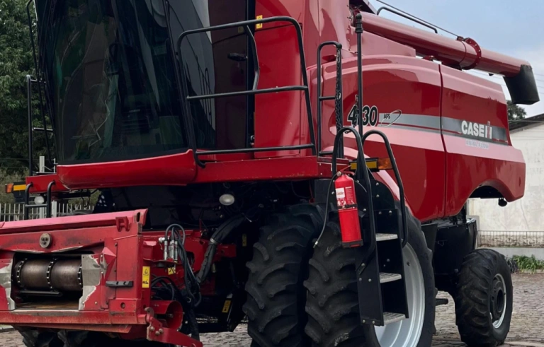 COLHEITADEIRA - CASE 4130