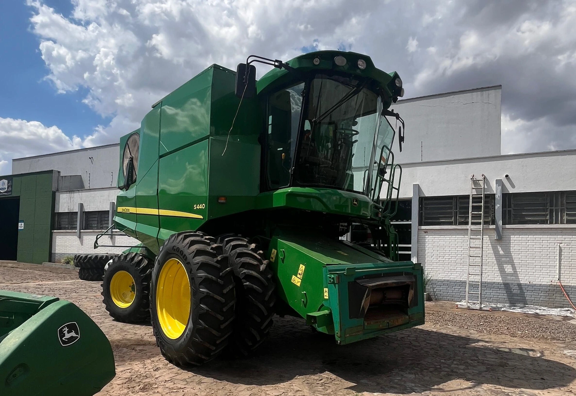 COLHEITADEIRA - S 440